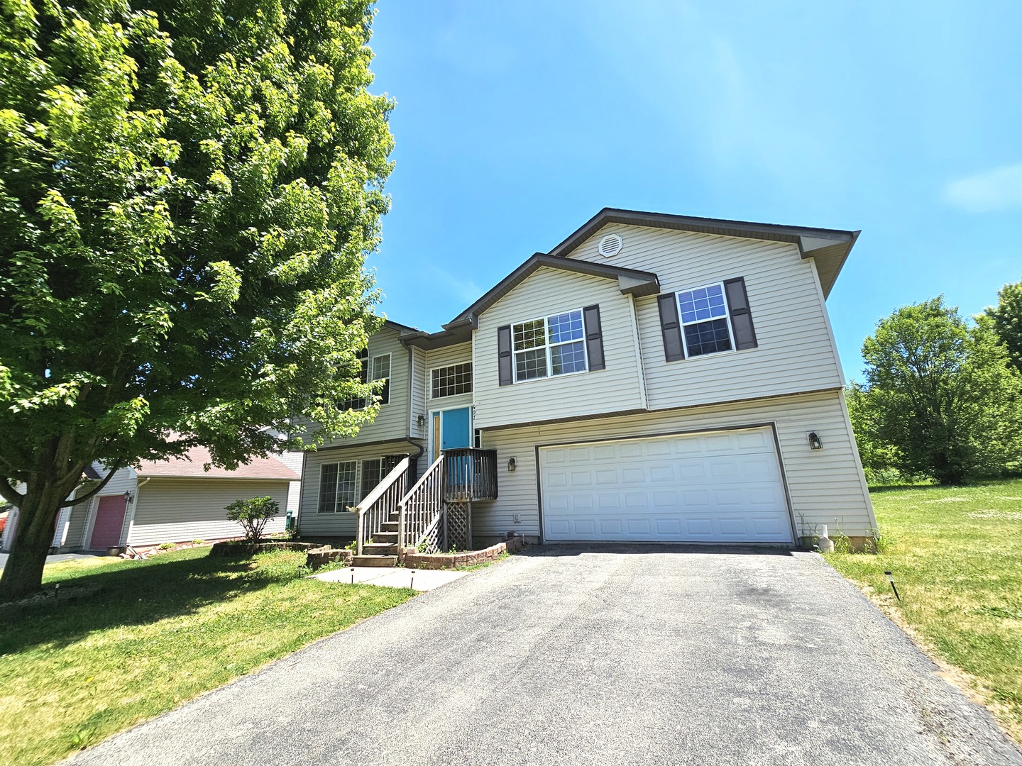 407 Staffordshire Drive, Poplar Grove, IL