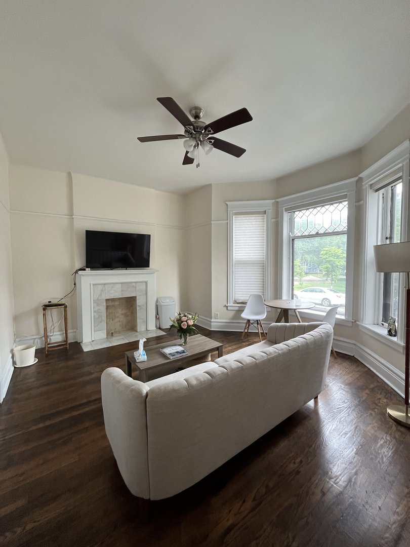 1359 E 57th Street #1, Chicago, IL