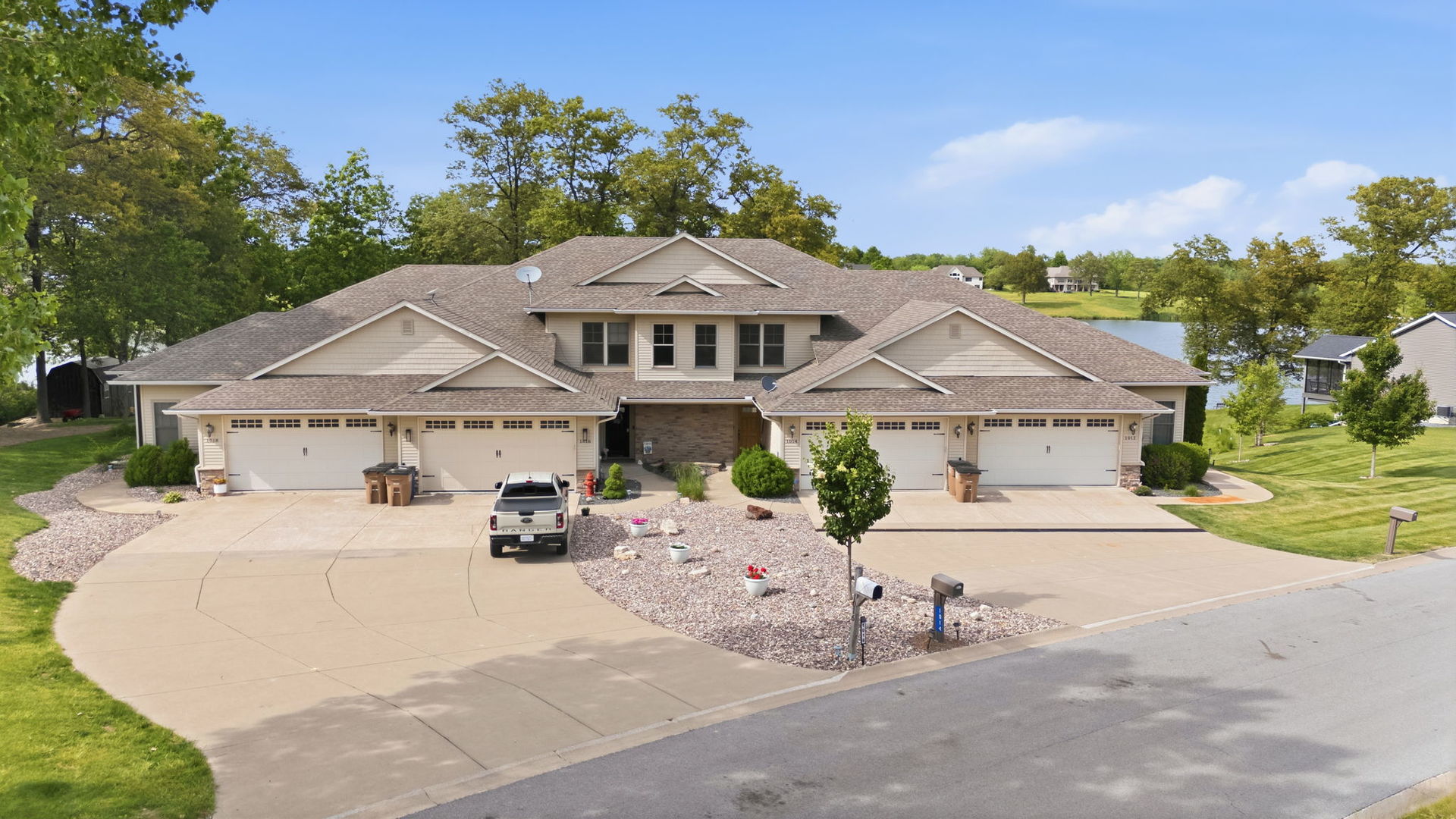1012 Fairway Lane, Sherrard, IL