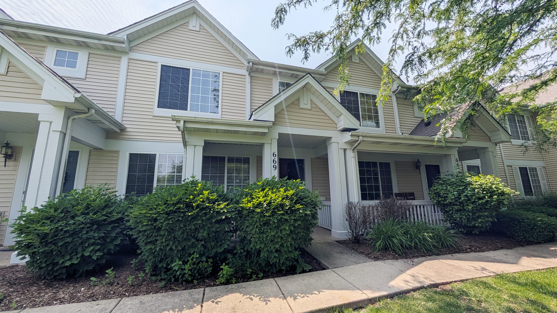 669 Lincoln Station Drive #669, Oswego, IL