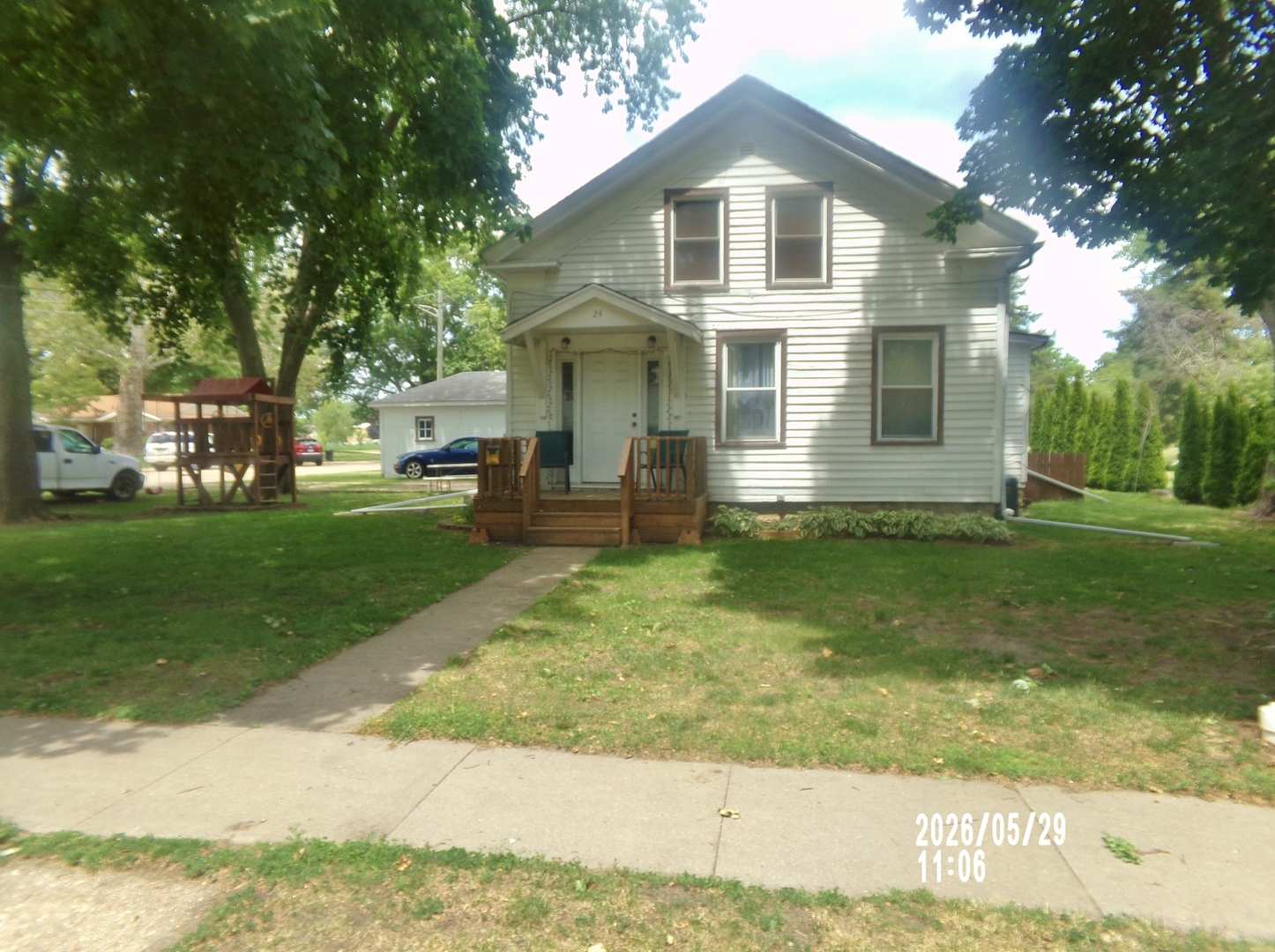 24 W Division Street, Amboy, IL