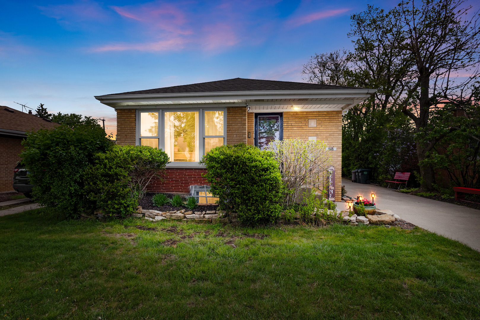 2711 Maple Avenue, Brookfield, IL
