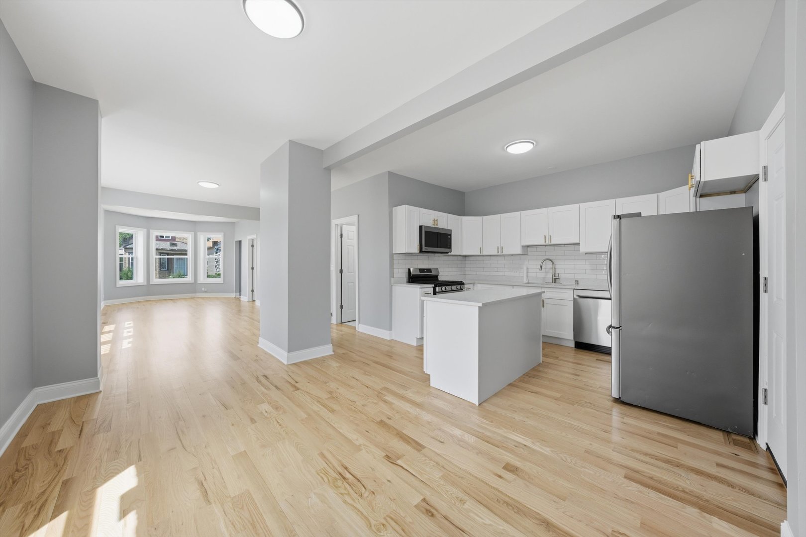 6833 S Aberdeen Street, Chicago, IL