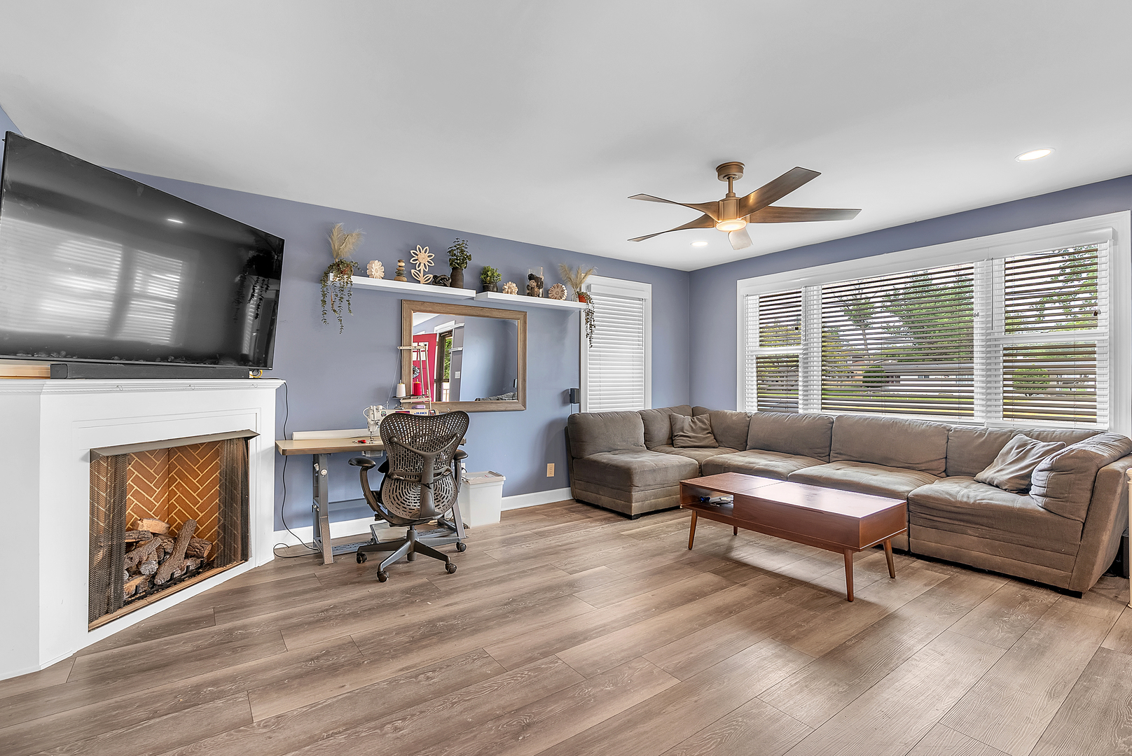 17W445 BUTTERFIELD Road, Oakbrook Terrace, IL