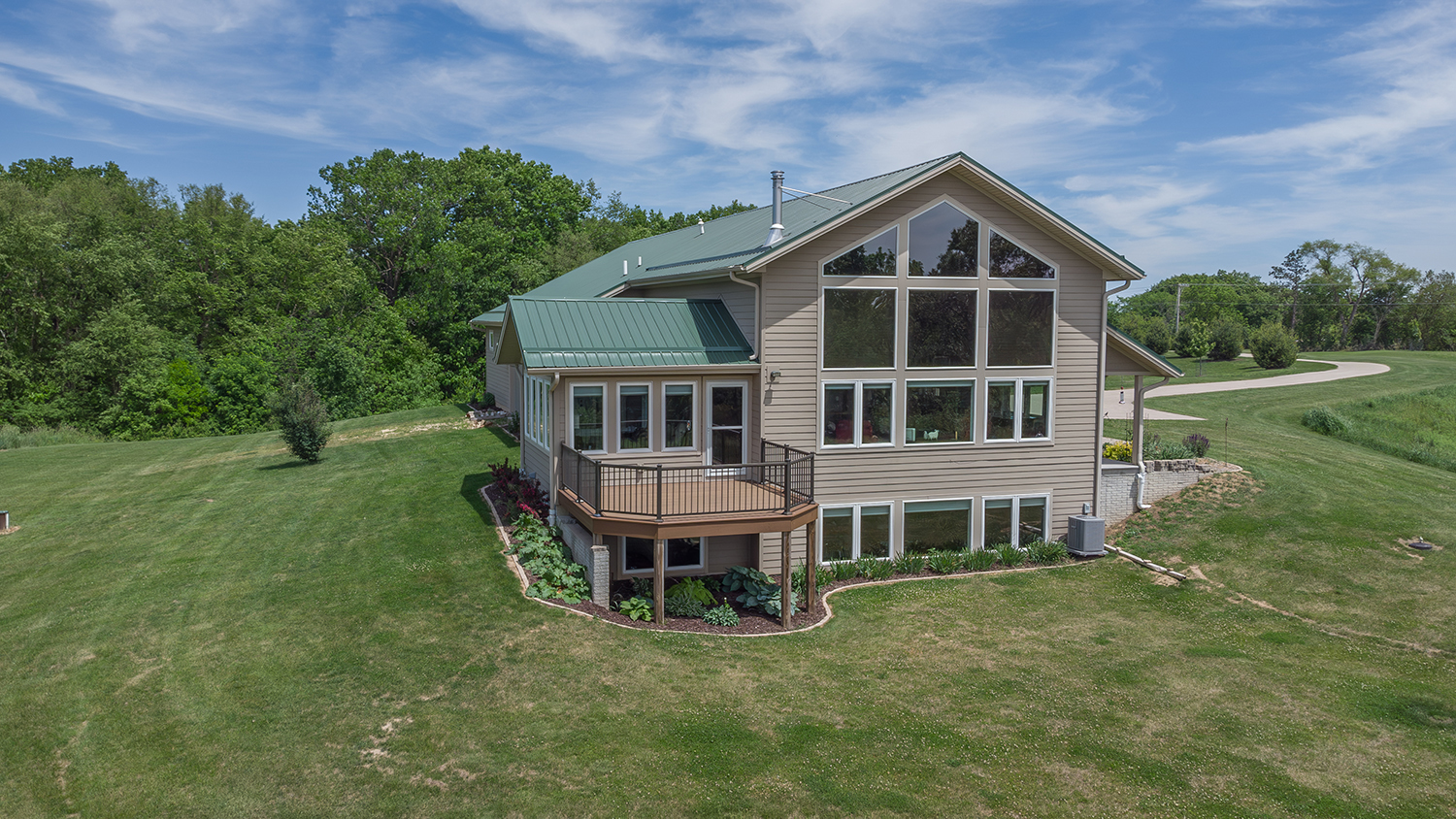 16168 Scenic Ridge Road, Savanna, IL