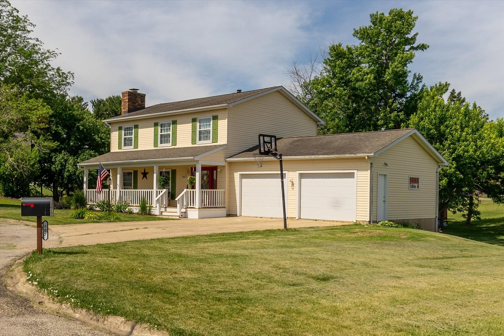 507 Terrace Lane, Washburn, IL