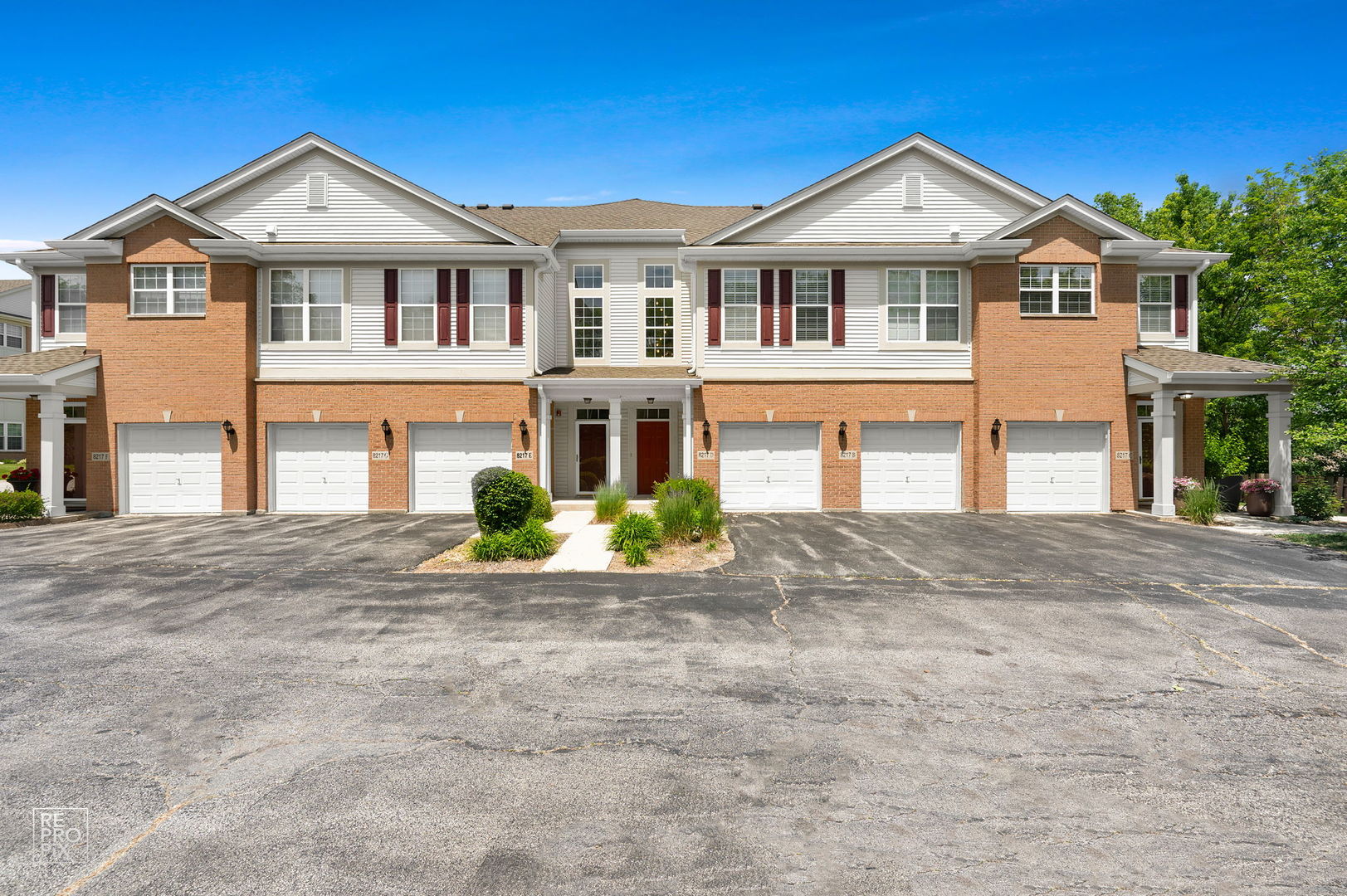 8217 Concord Lane #D, Justice, IL