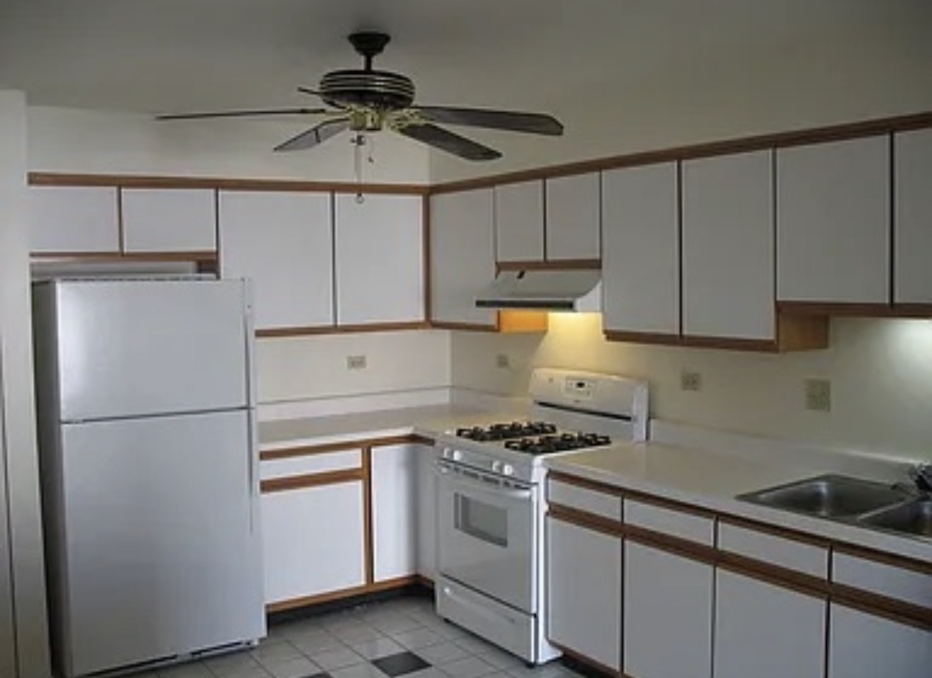 995 S Pinetree Circle #995, Buffalo Grove, IL