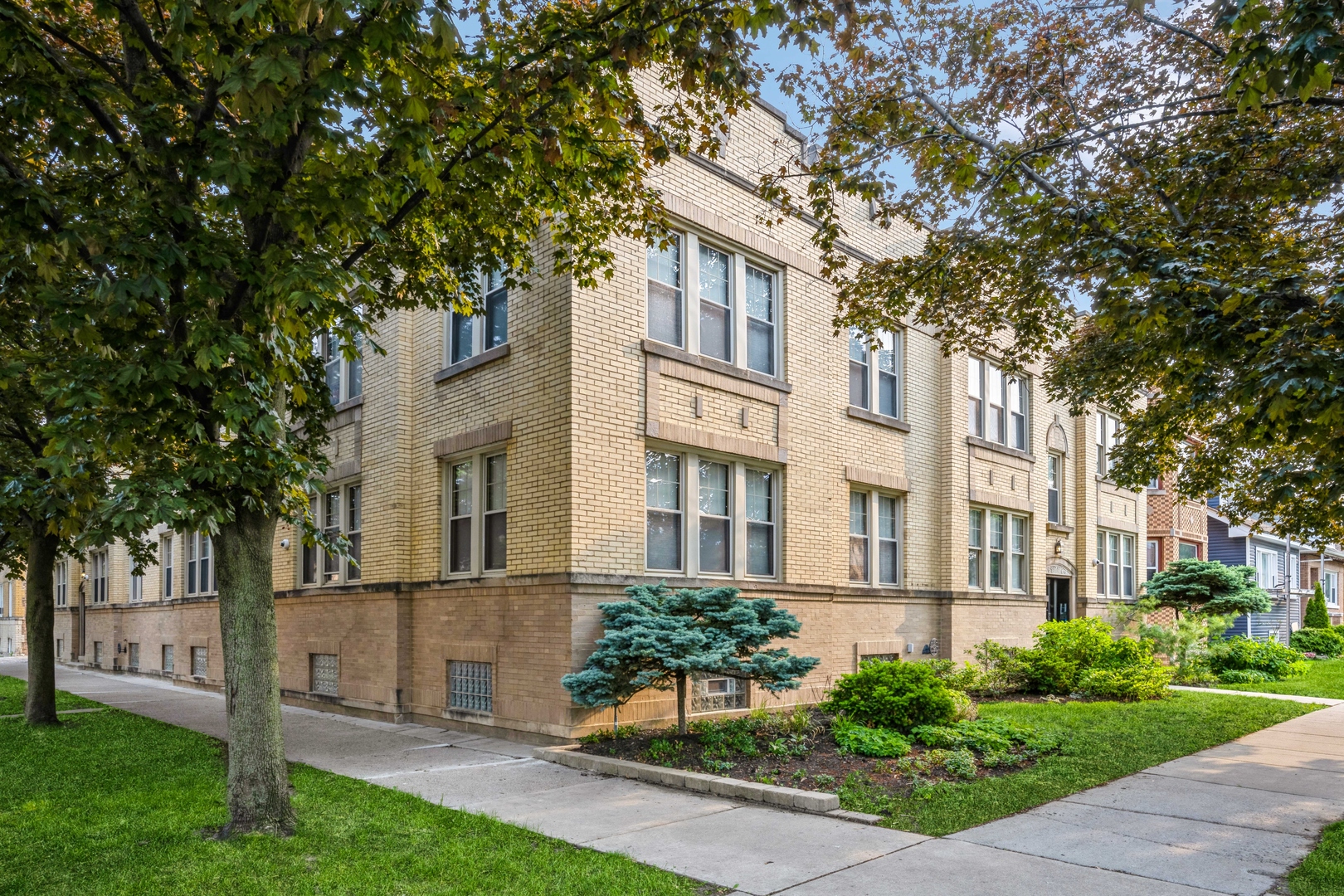 5505 W School Street #1D, Chicago, IL