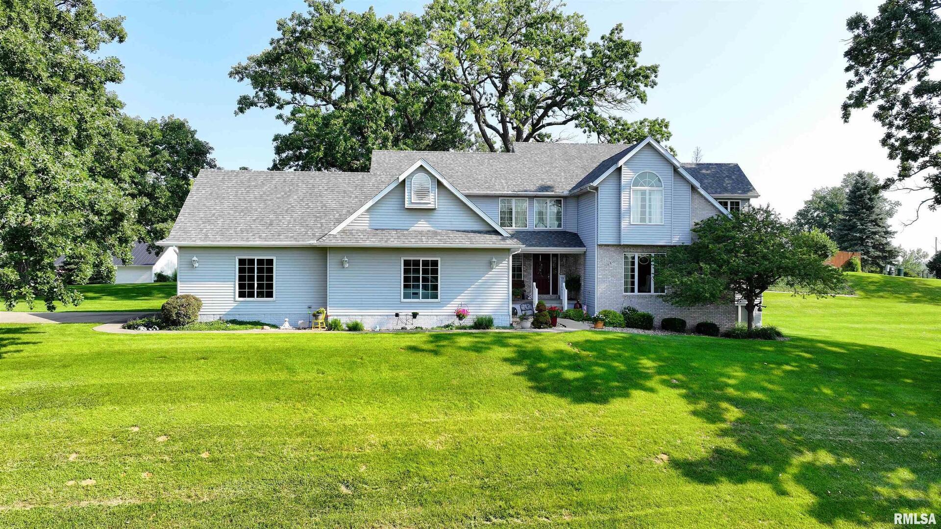 582 Breezy Point Drive, Clinton, IA
