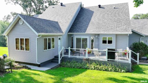 582 Breezy Point Drive, Clinton, IA