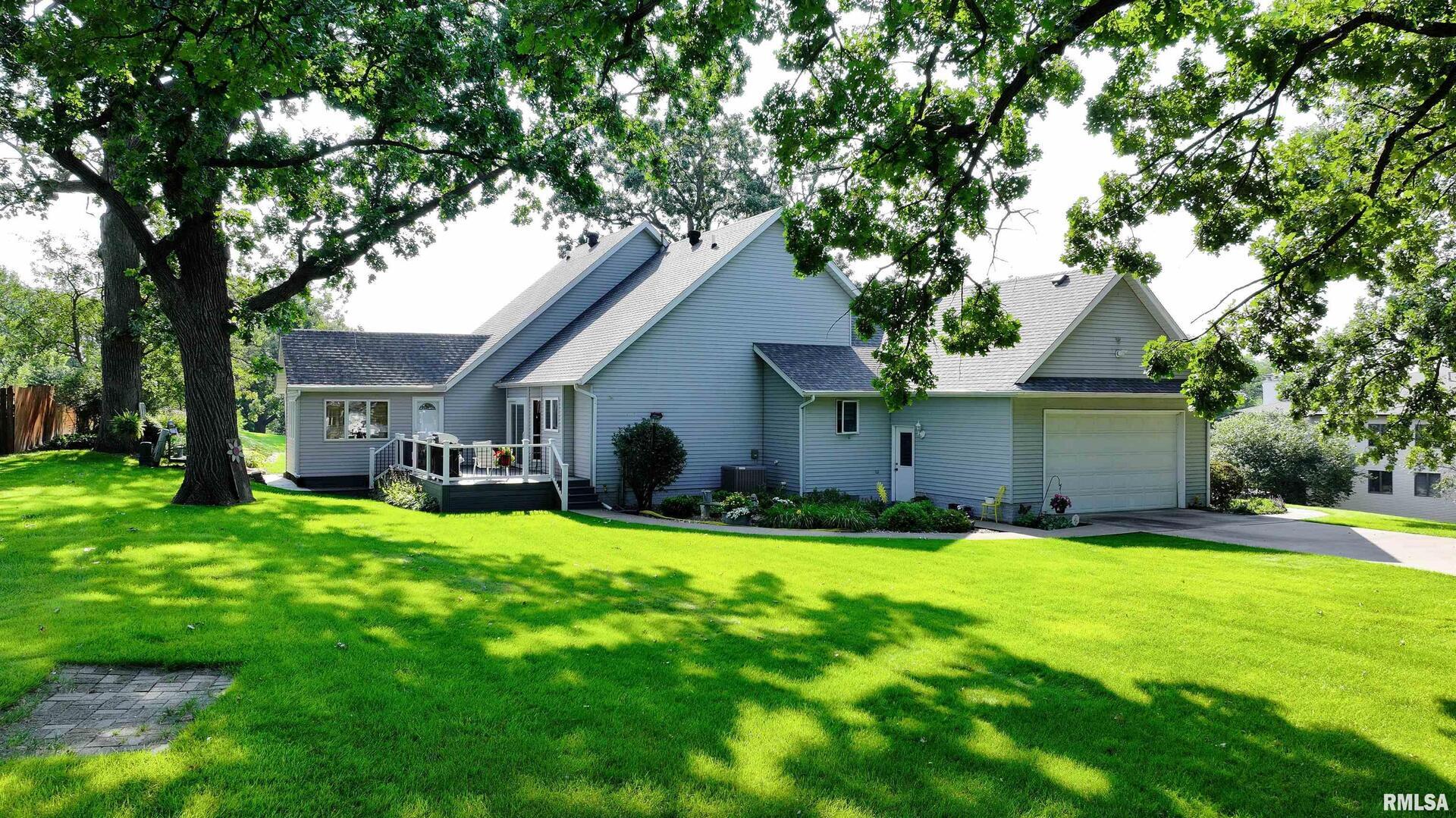 582 Breezy Point Drive, Clinton, IA