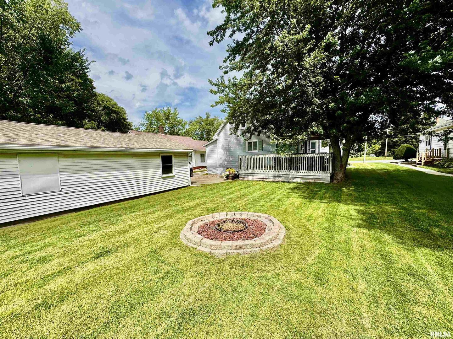 1215 13TH Street, Viola, IL