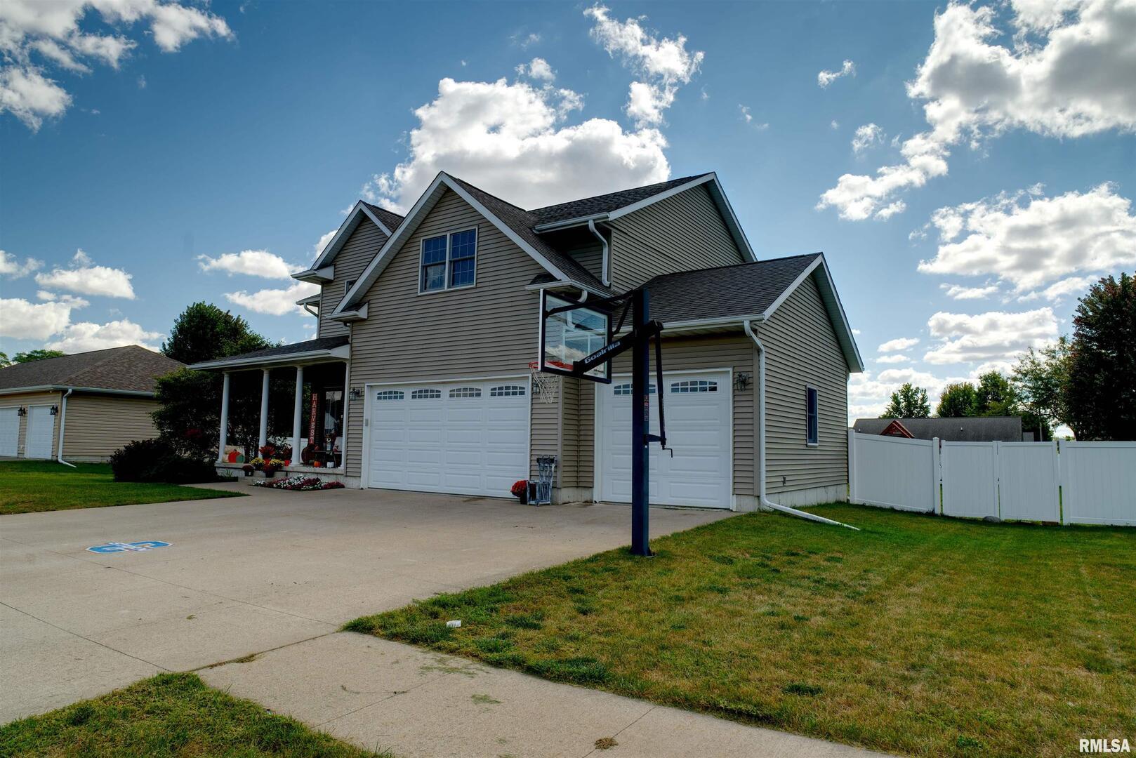 1917 11TH Street, Camanche, IA