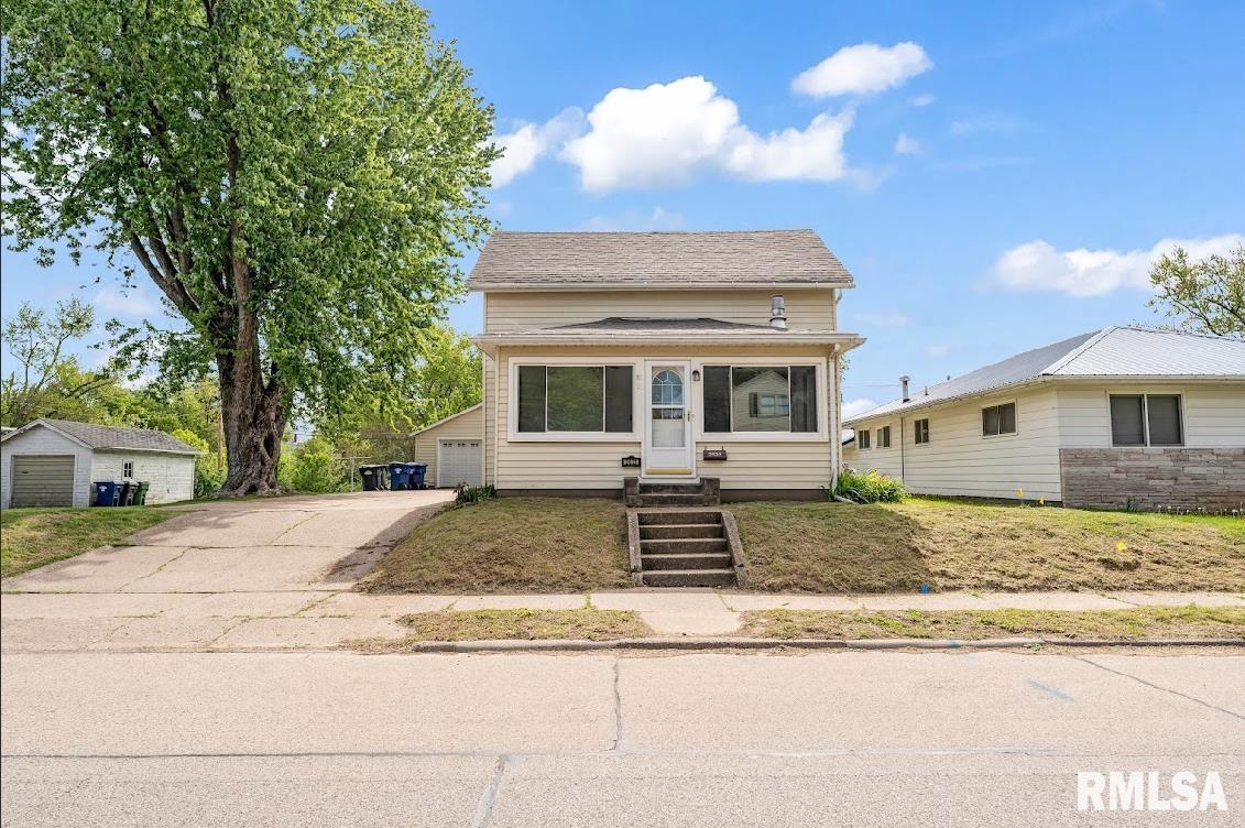2823 N 3RD Street, Clinton, IA