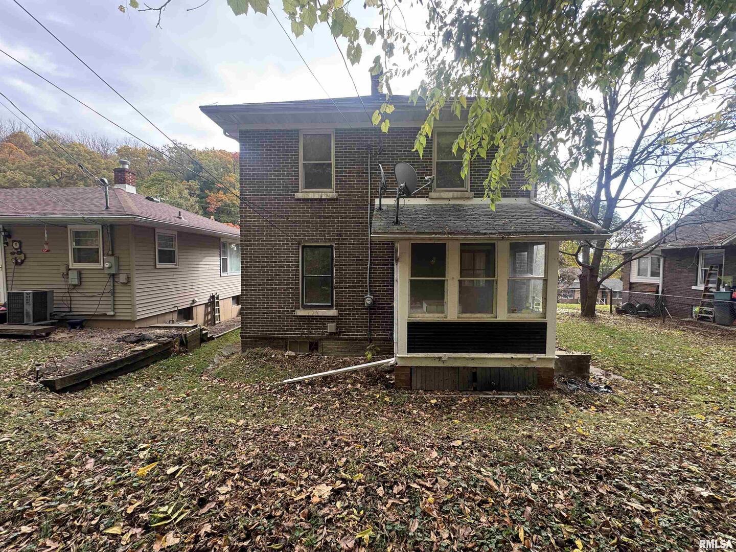 111 N PARK Street, Savanna, IL