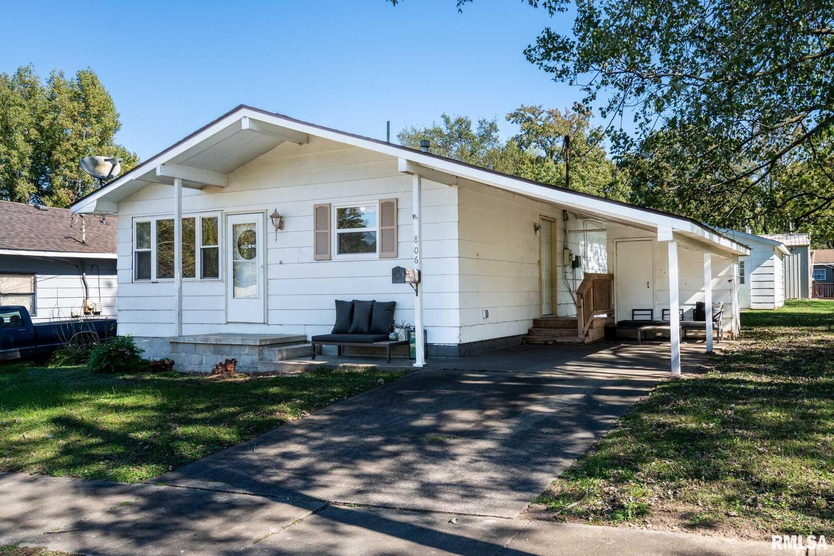 806 S JACKSON Street, WestFrank, IL