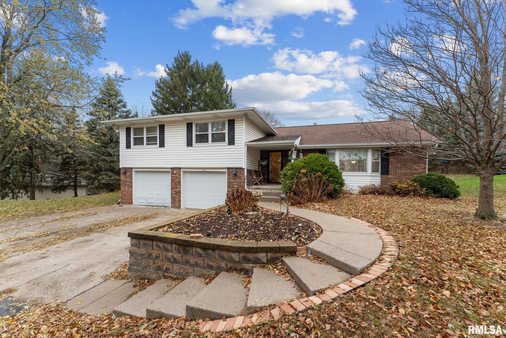 2685 NORTHWOOD Drive, Muscatine, IA
