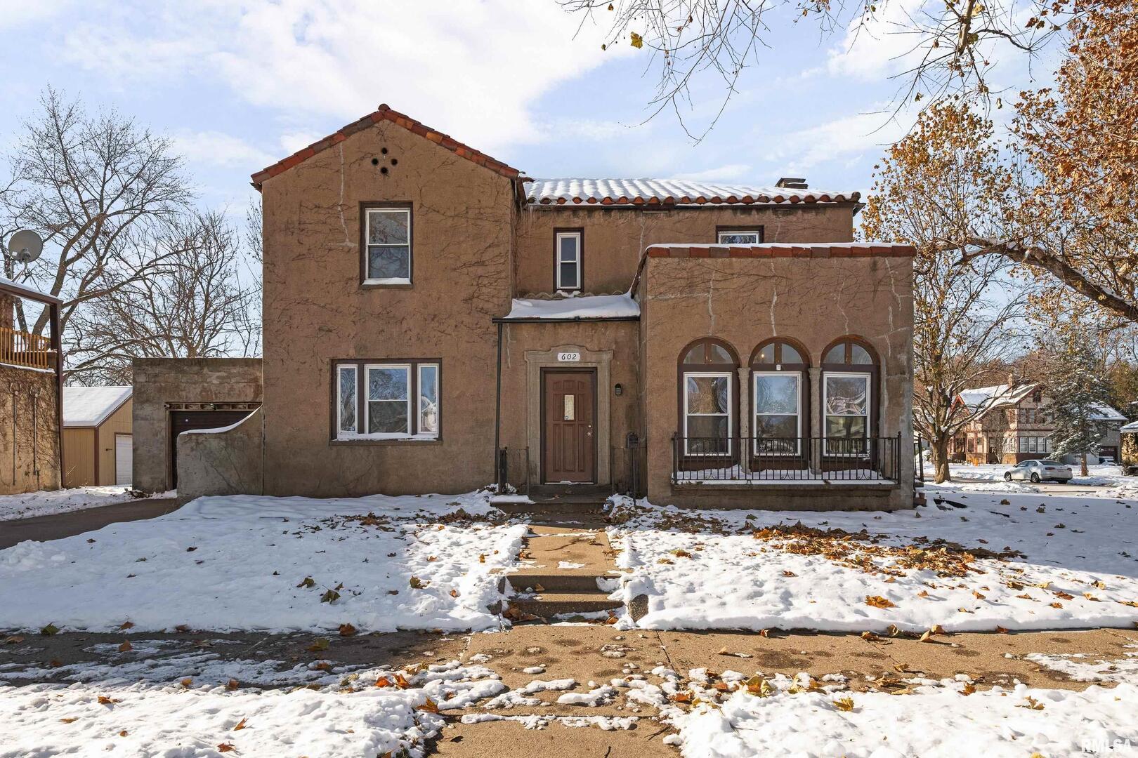 602 S 9TH Street, Clinton, IA