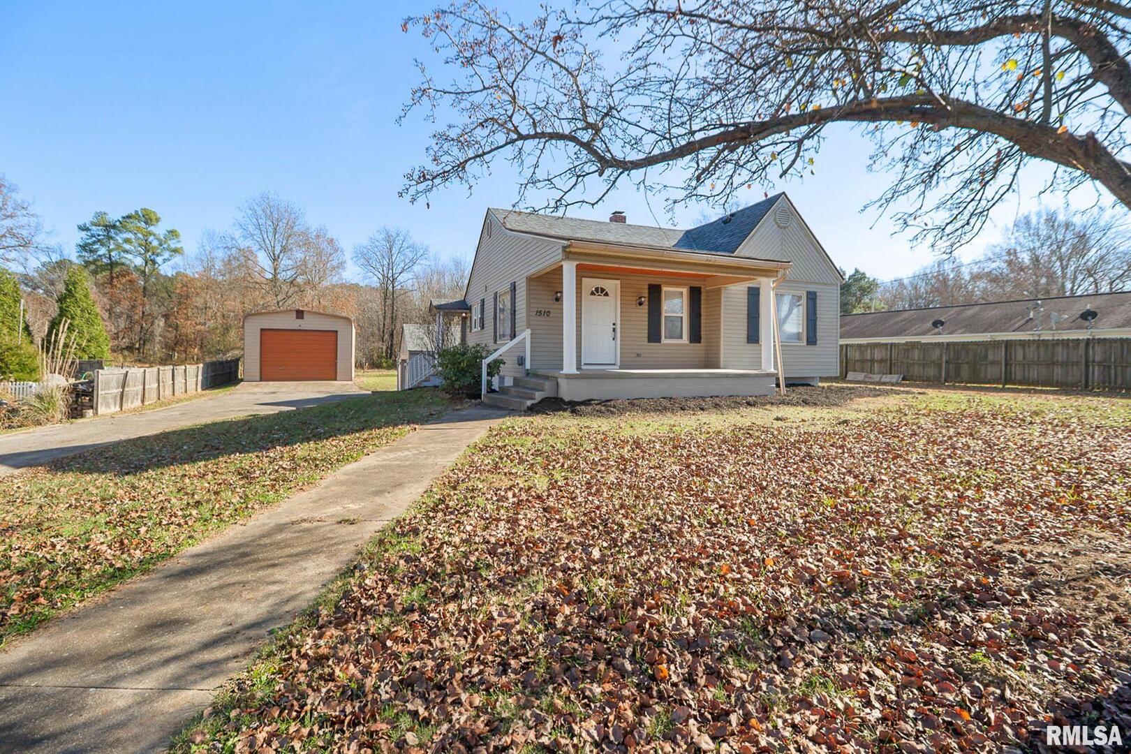1510 S Division St Street, Cartervill, IL