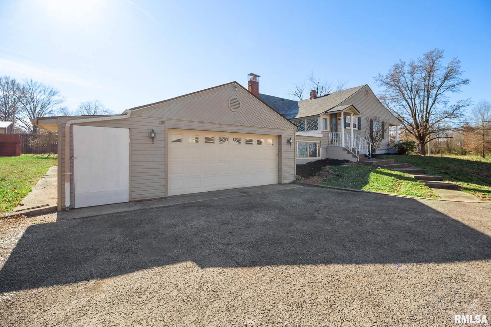 1510 S Division St Street, Cartervill, IL