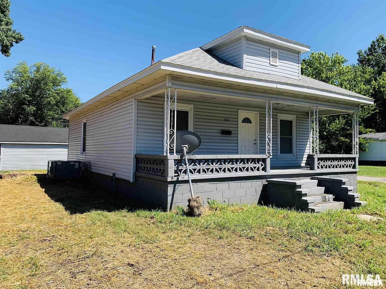 716 W POPLAR Street, Harrisburg, IL