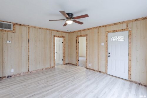 506 W POPLAR Street, WestFrank, IL