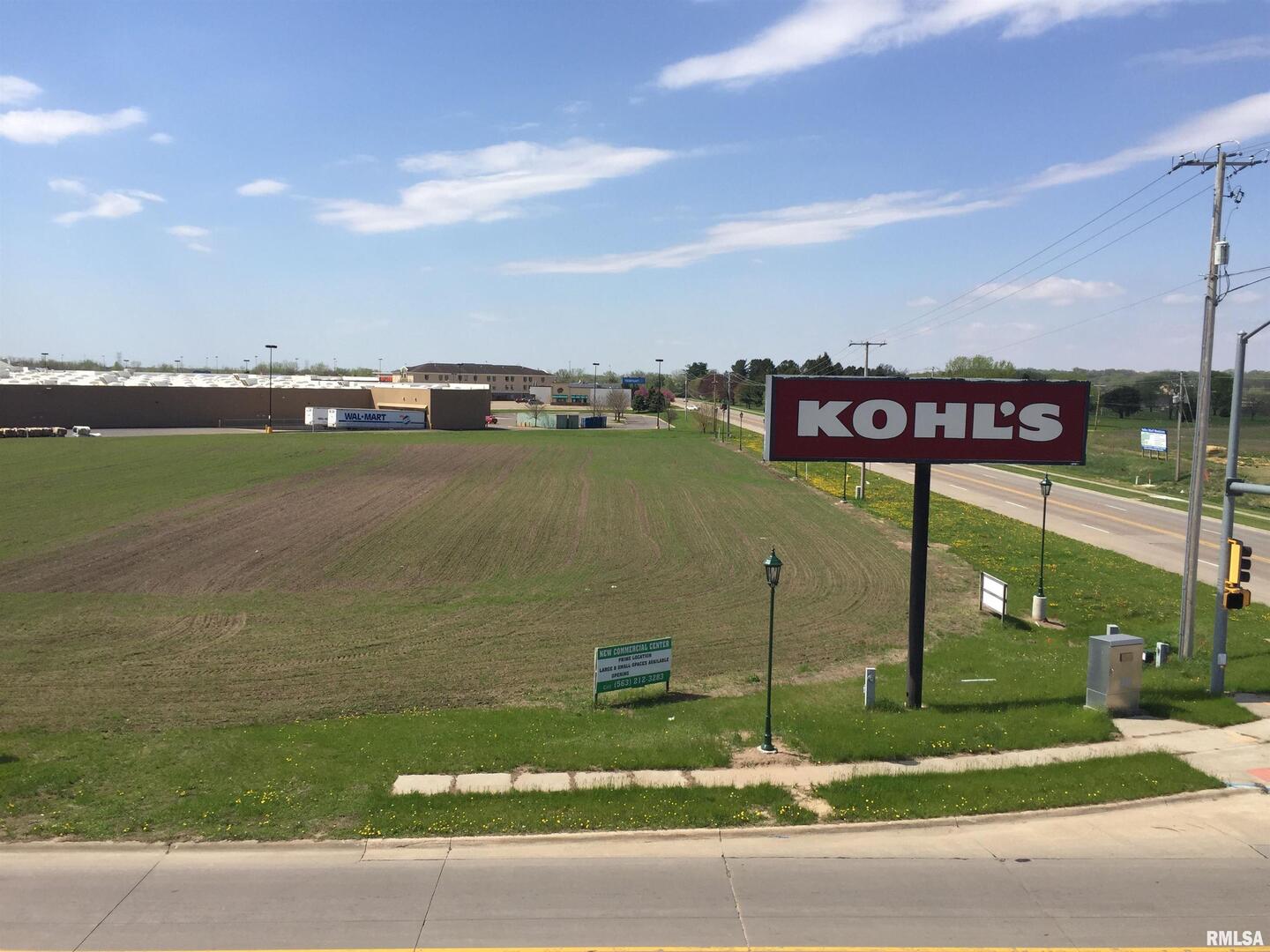 2401 MANUFACTURING Drive, Clinton, IA