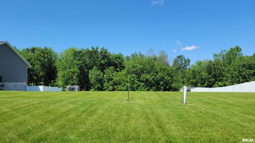 508 PRAIRIE MEADOW Drive, BlueGrass, IA