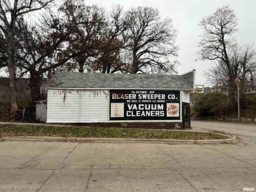 1231 15TH Street, Moline, IL