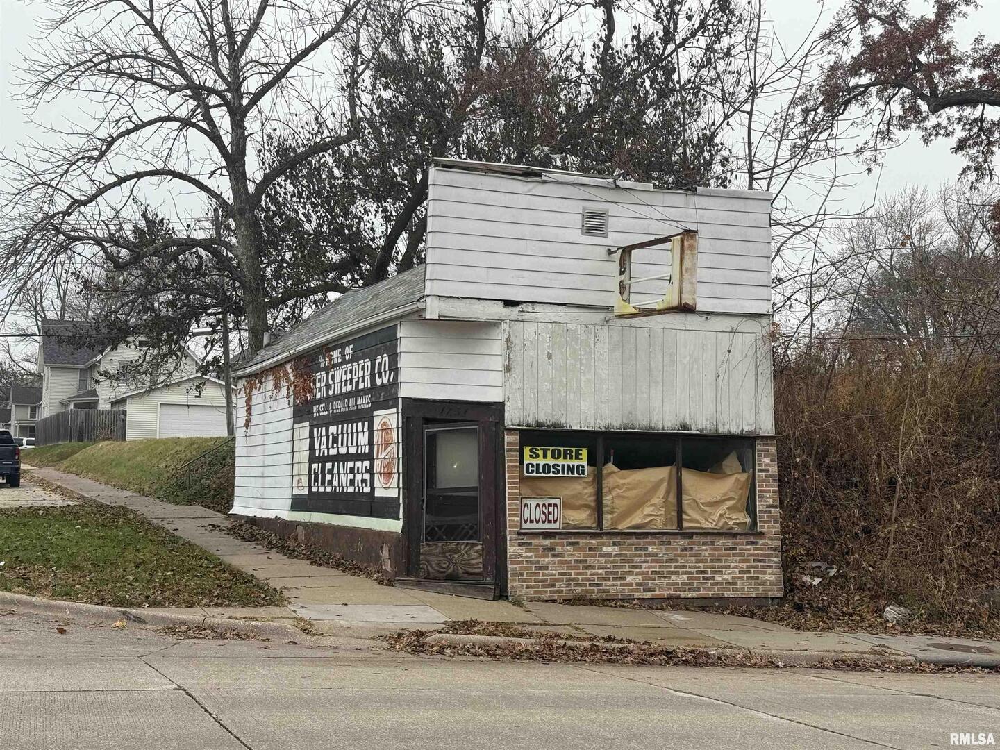 1231 15TH Street, Moline, IL