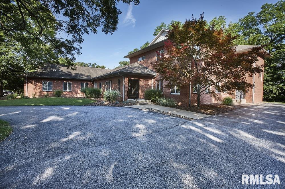 824 17TH Street, Moline, IL