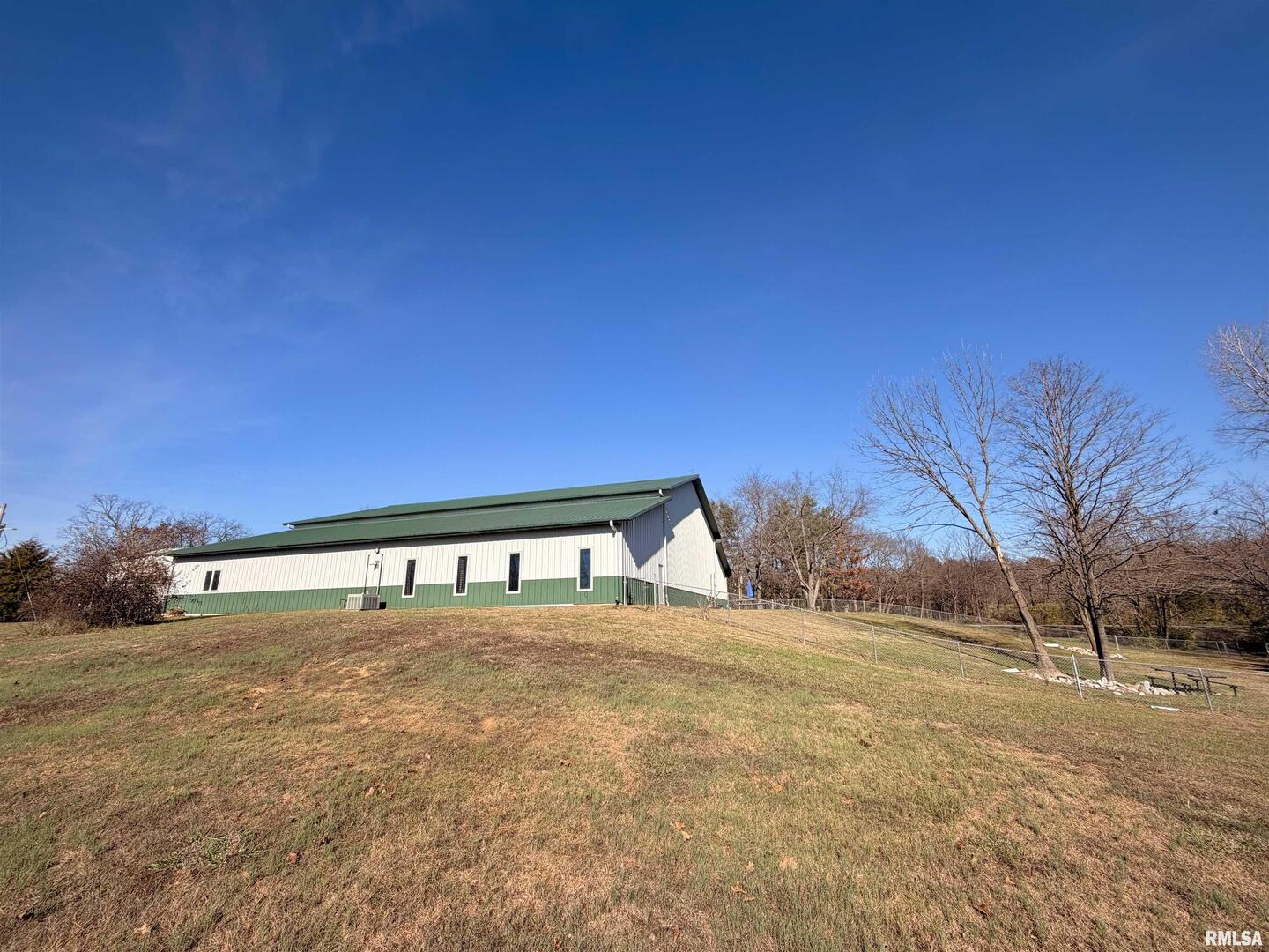 907 State Highway 14, Carmi, IL