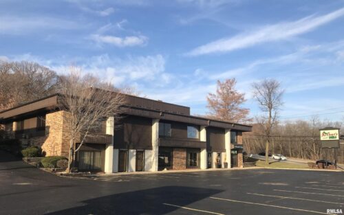 3727 BLACKHAWK Road #102, Rock Island, IL