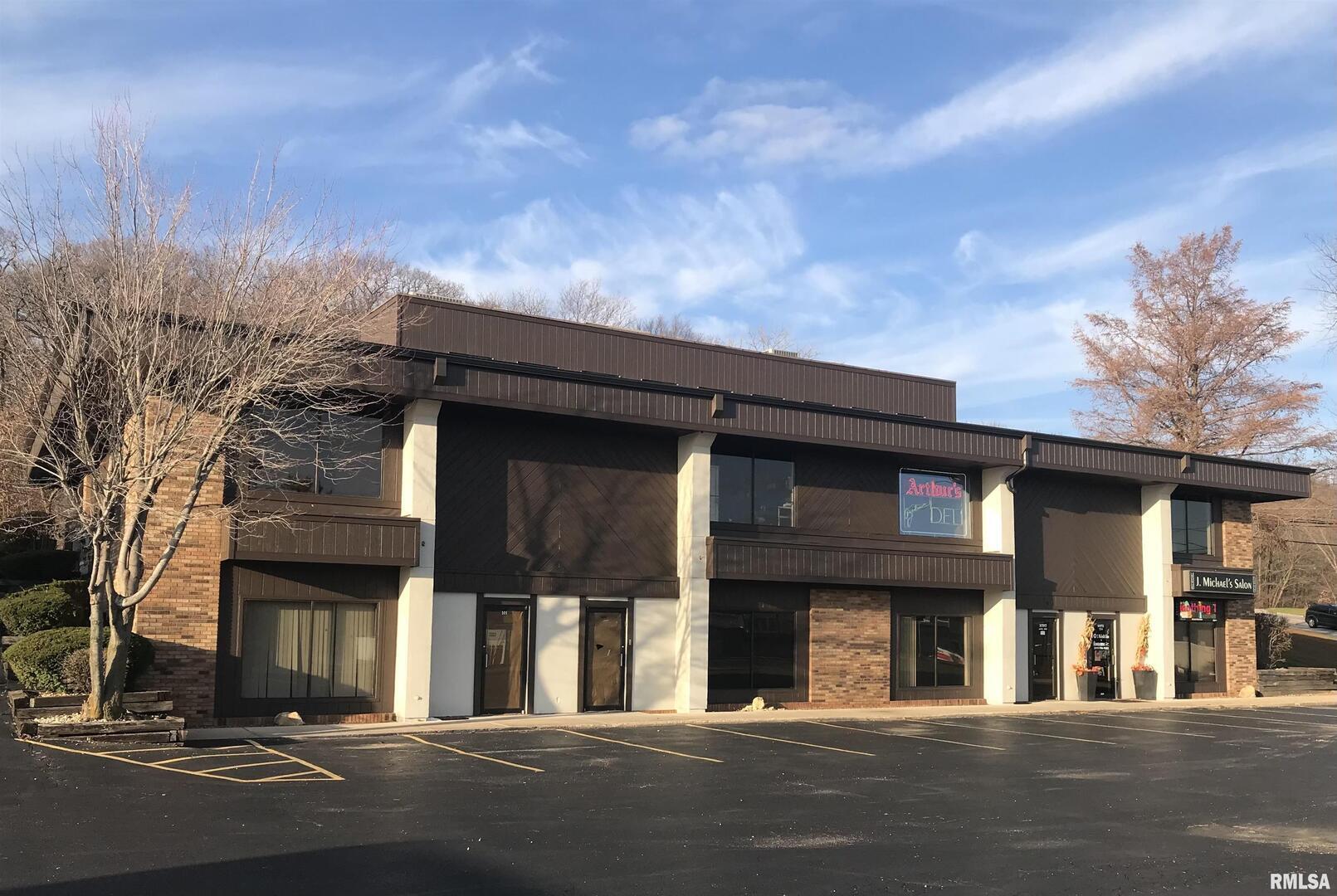 3727 BLACKHAWK Road #102, Rock Island, IL