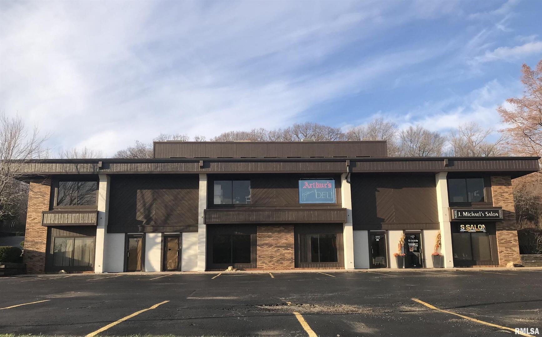 3727 BLACKHAWK Road #102, Rock Island, IL