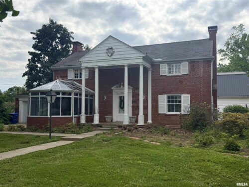 215 3RD Street, Carmi, IL