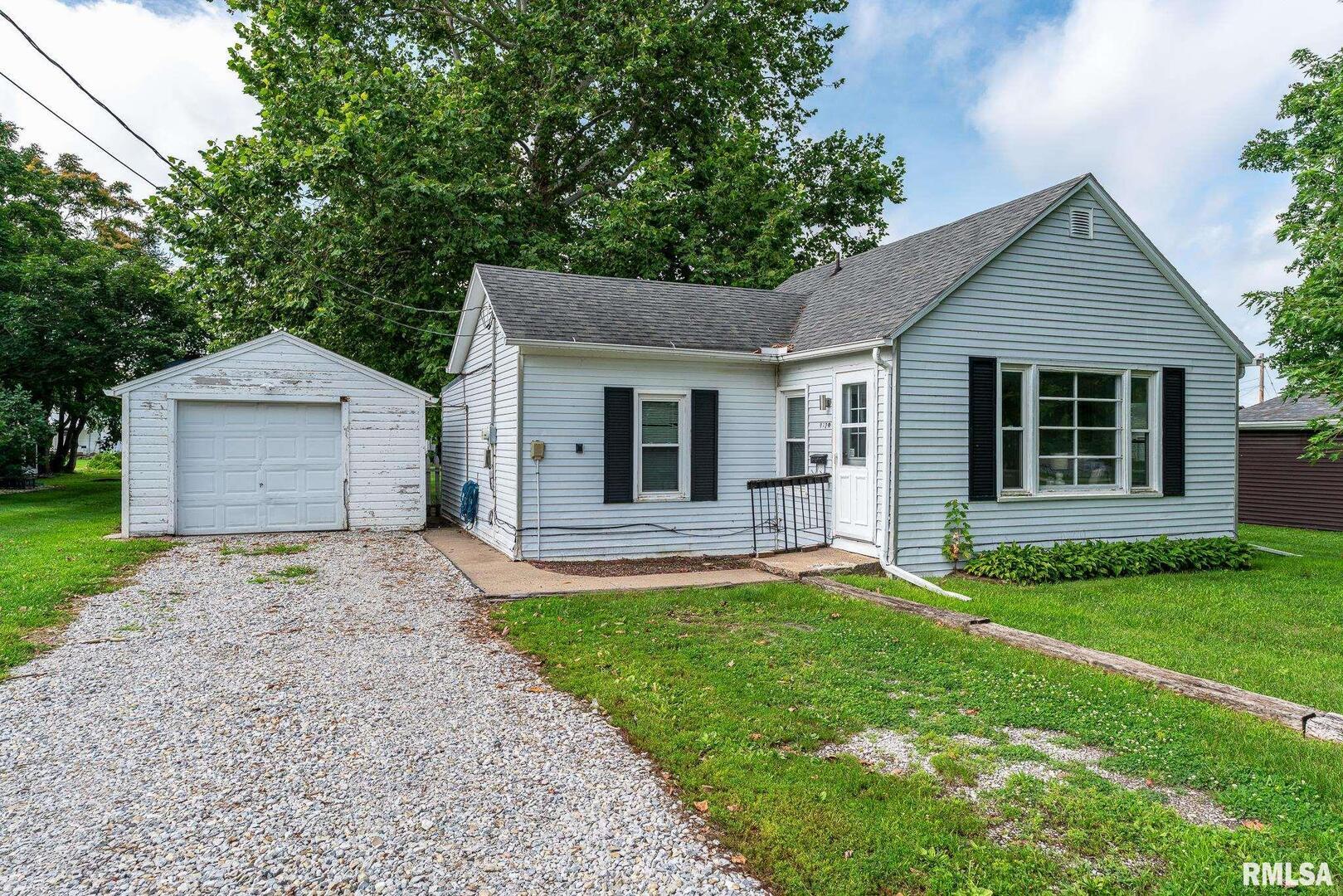 912 SW 5th Street, Aledo, IL