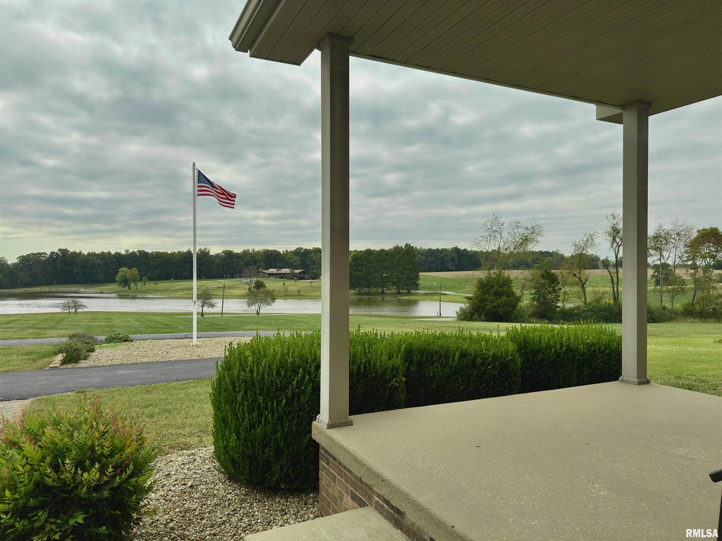 842 State Highway 14, Carmi, IL