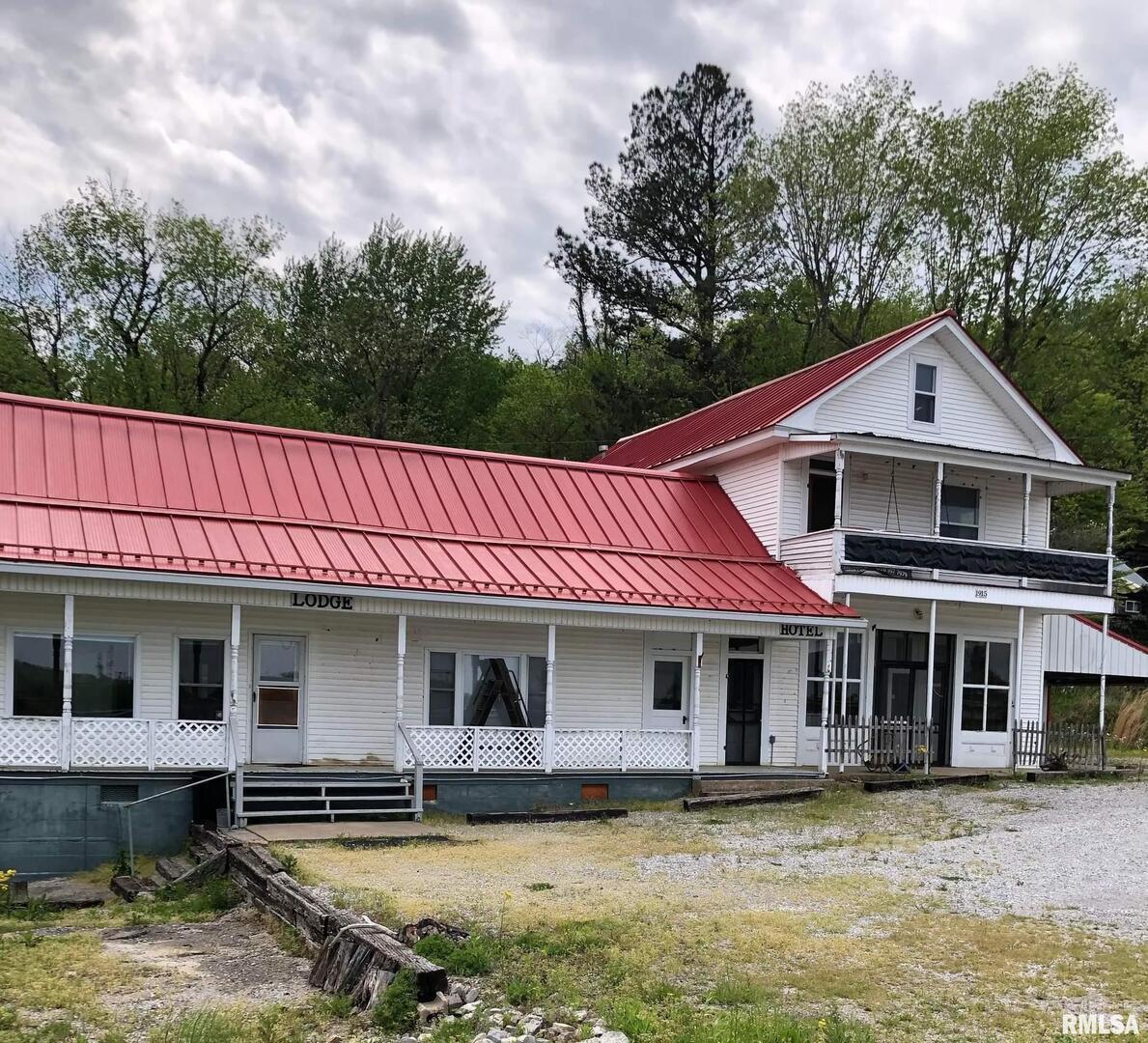 1073 Bay City Road, Golconda, IL
