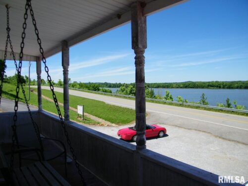 1073 Bay City Road, Golconda, IL