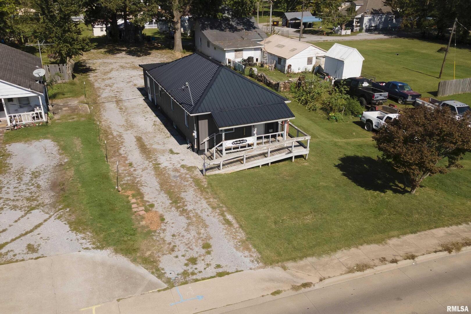 1214 E SLOAN Street, Harrisburg, IL