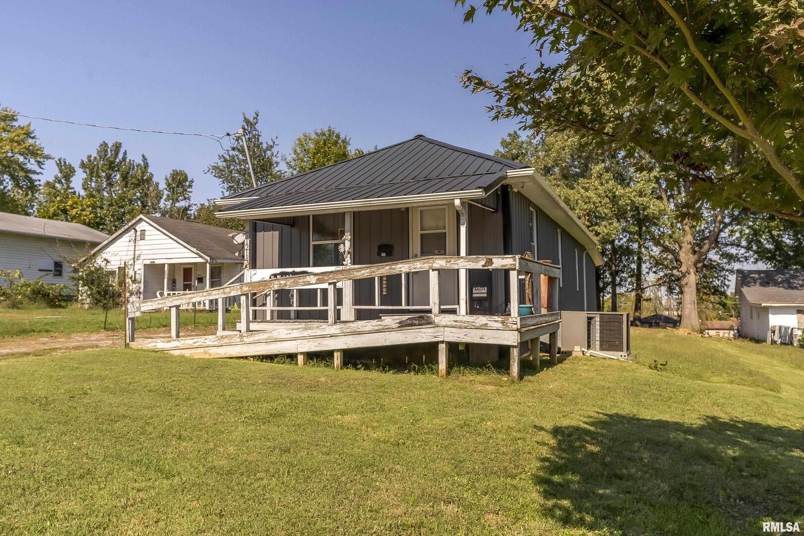 1214 E SLOAN Street, Harrisburg, IL