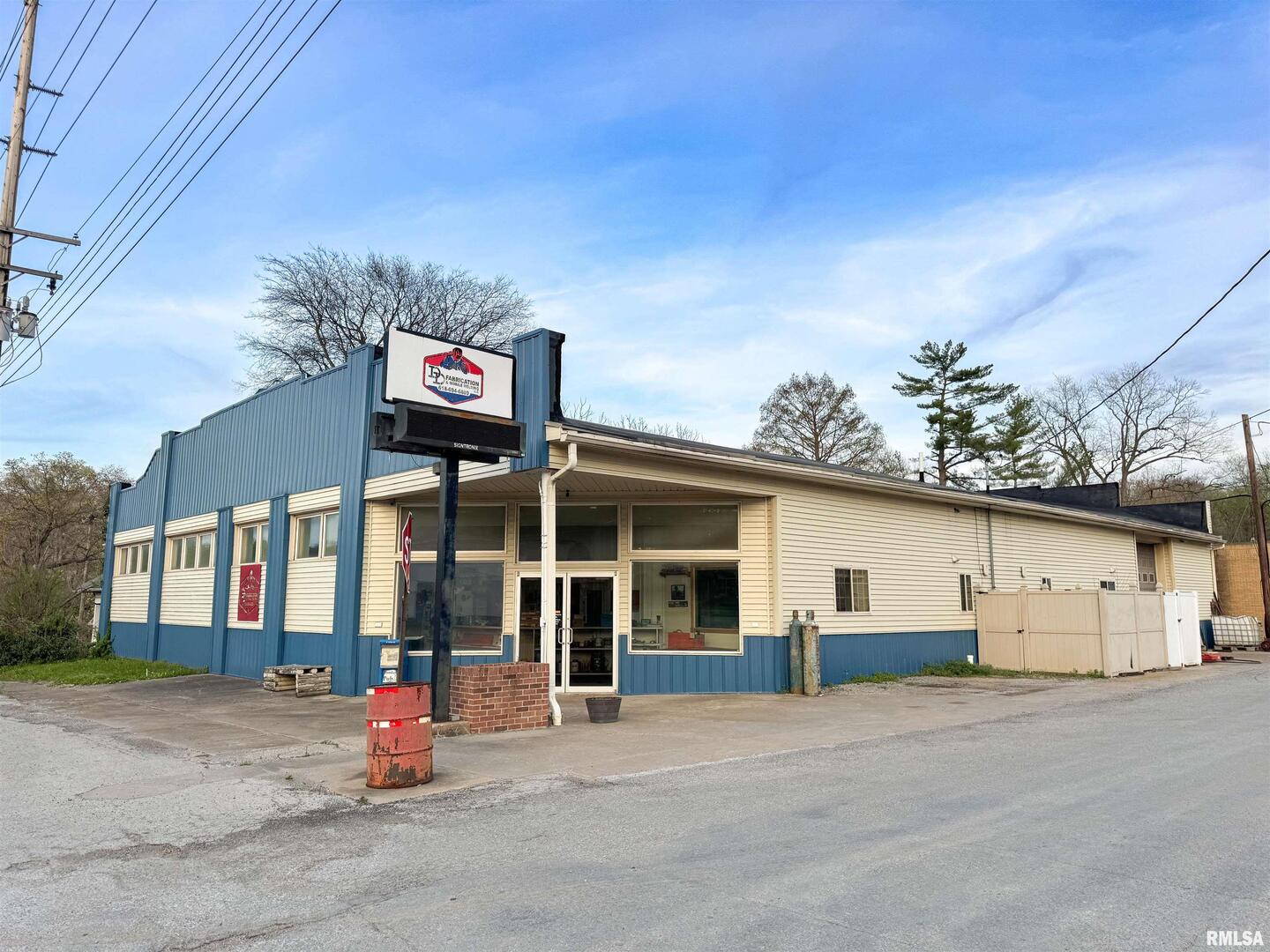 200 NE FRONT Street, Dongola, IL