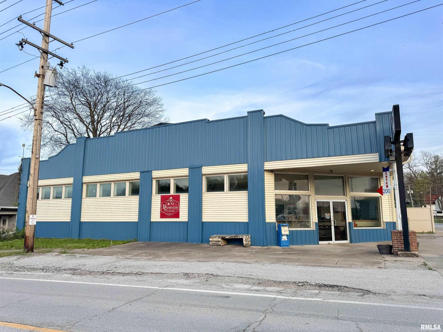 200 NE FRONT Street, Dongola, IL