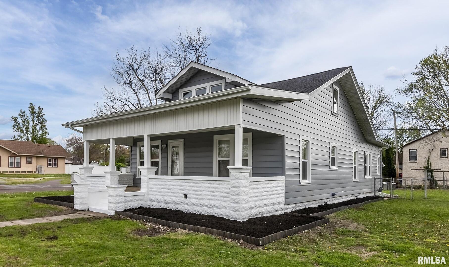 810 E MAIN Street, WestFrank, IL