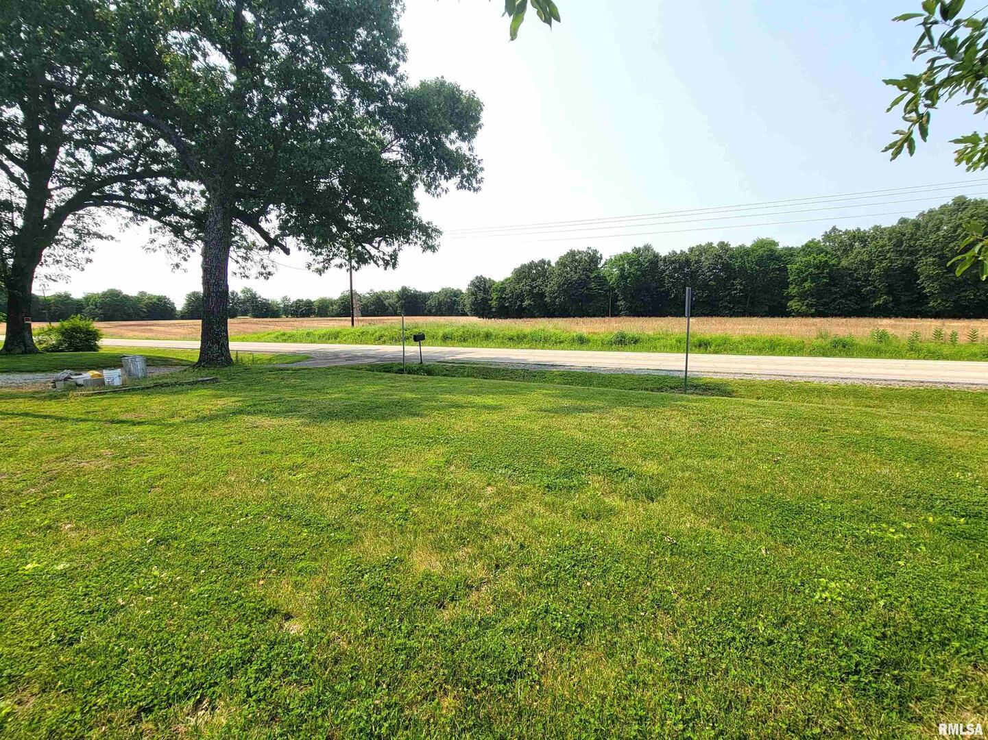 7324 State Route 161, Iuka, IL
