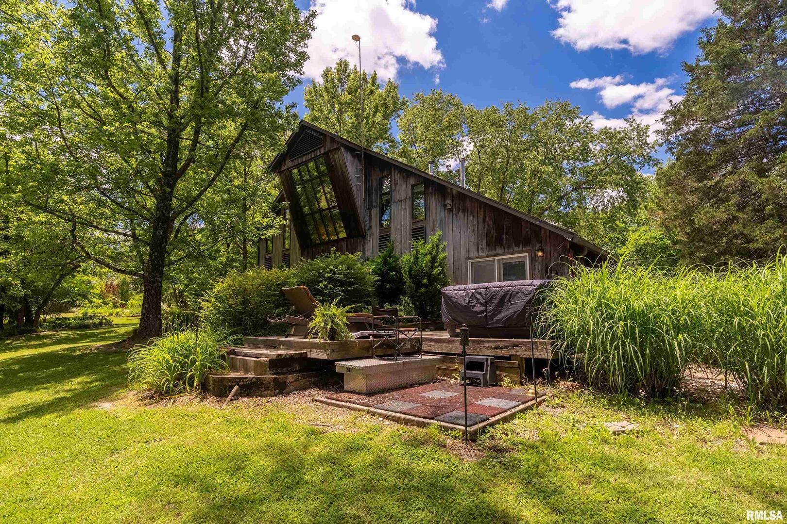 310 CROSS CREEK Drive, Cobden, IL