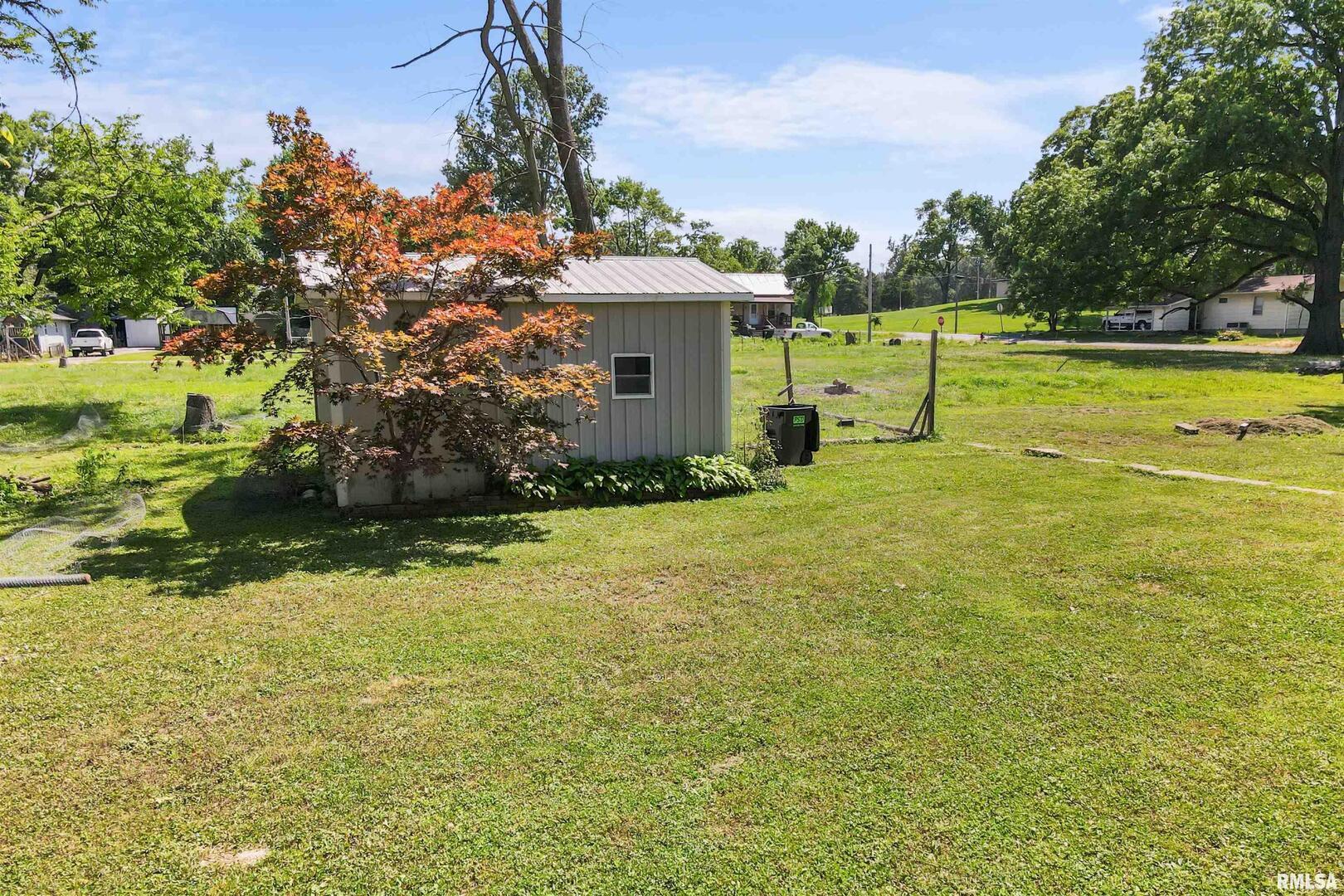 827 W RAYMOND Street, Harrisburg, IL