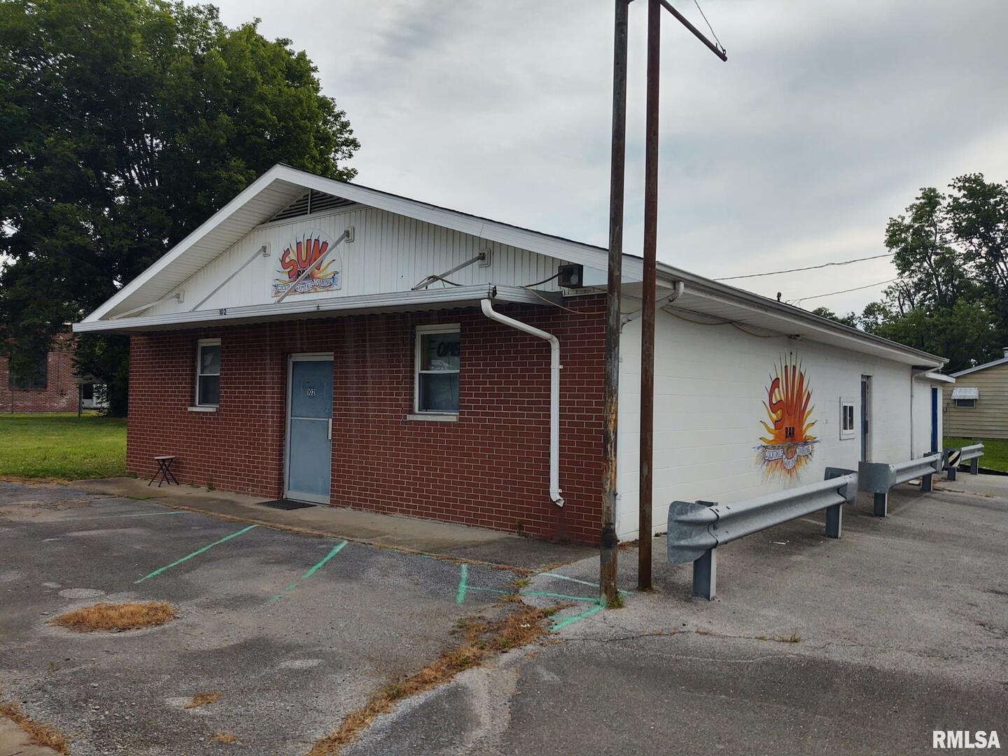 102 N 1ST Street, Vienna, IL